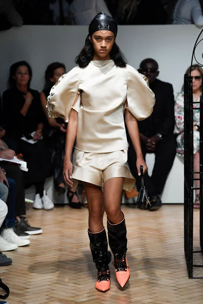 Look 23